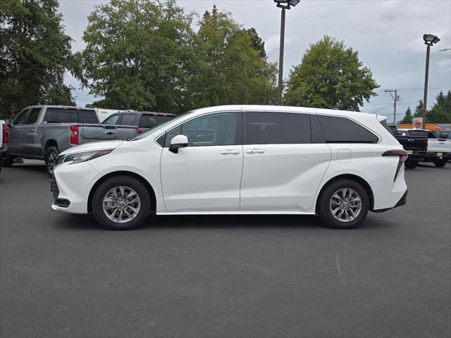 2023 toyota sienna le