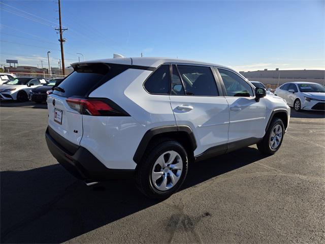 2022 toyota rav4 le