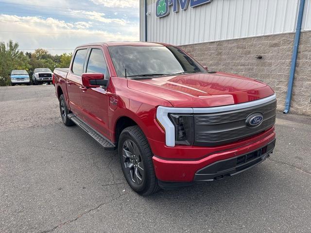 2022 ford f-150 lightning lariat