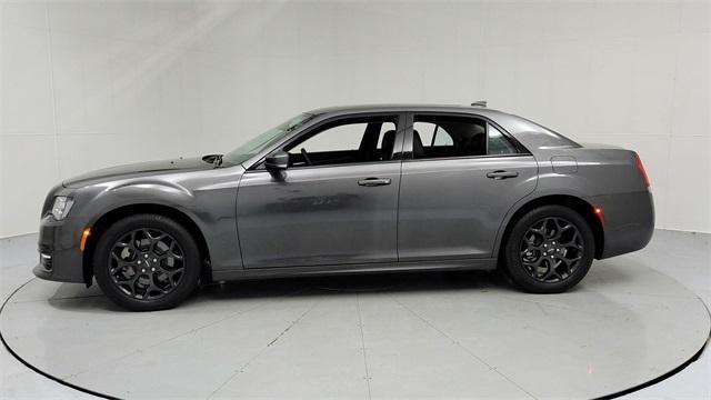 2023 chrysler 300 touring l