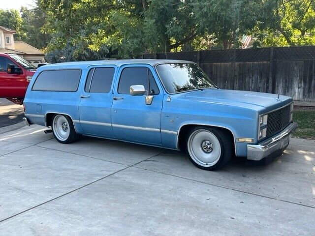1984 chevrolet suburban c10 69k original miles!! lowered custom diesel