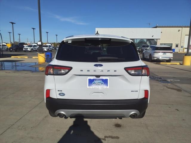 2022 ford escape se