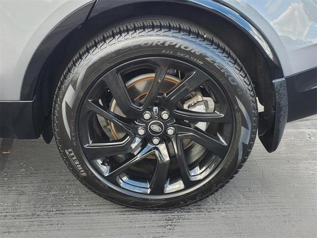 2023 land rover discovery p300 s r-dynamic