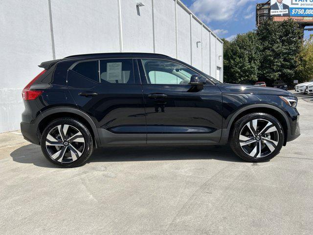 2023 volvo xc40 b5 ultimate dark theme