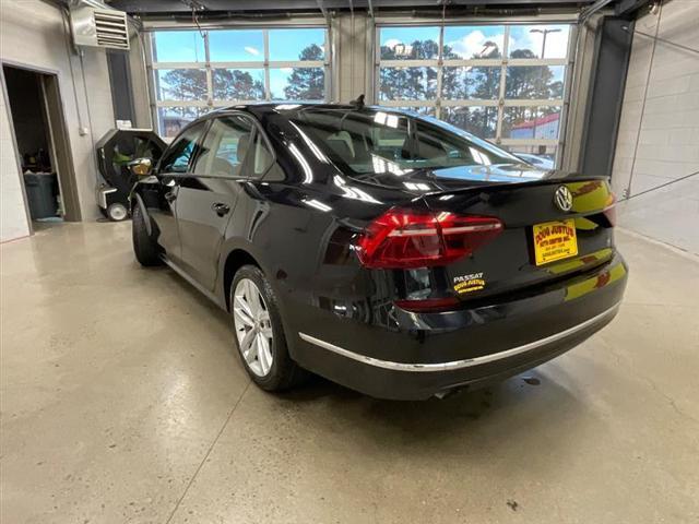 2019 volkswagen passat 2.0t wolfsburg edition