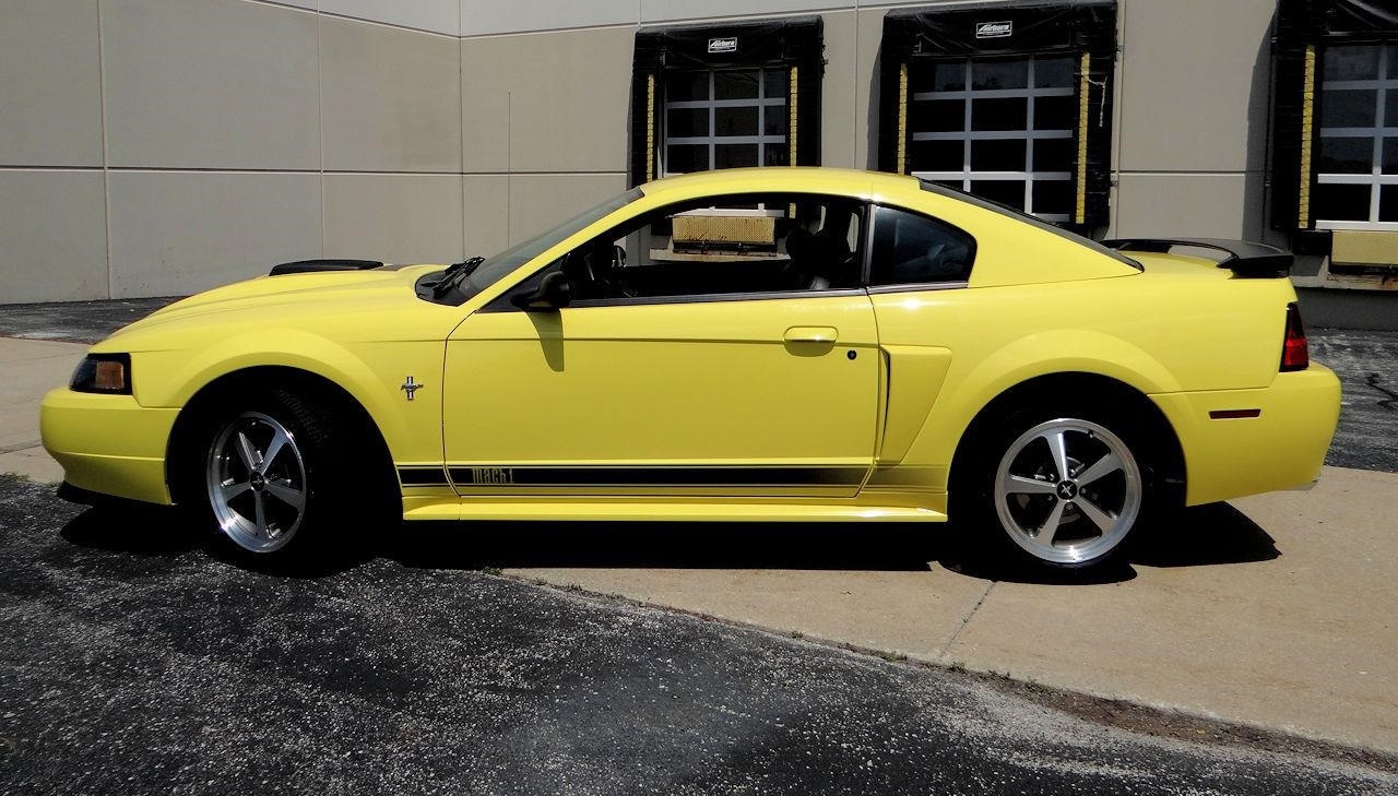 2003 ford mustang