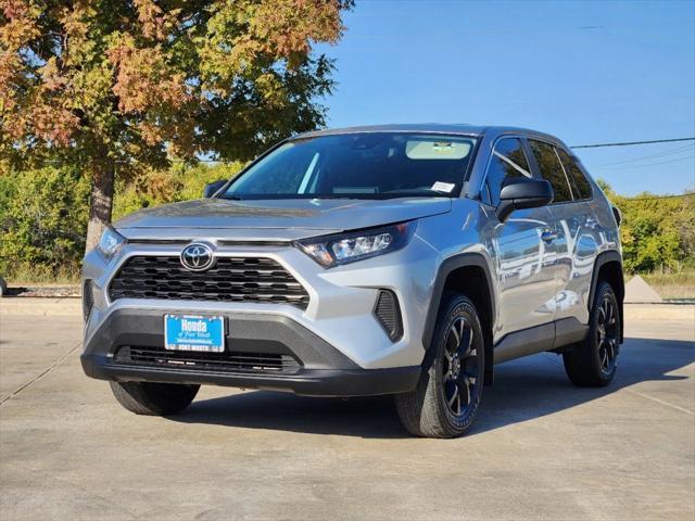 2022 toyota rav4 le