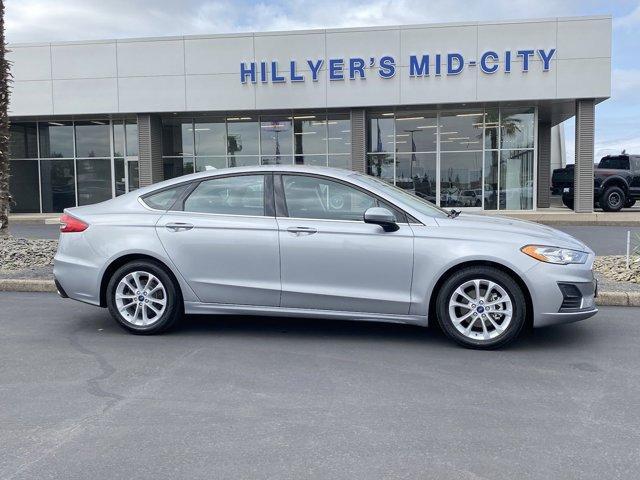 2020 ford fusion se