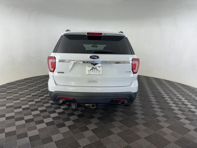 2016 ford explorer base