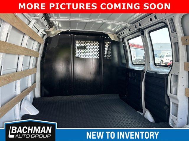2022 chevrolet express 2500 work van