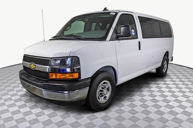 2018 chevrolet express 2500 lt