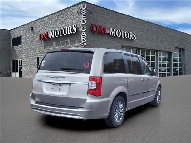 2014 chrysler town & country touring-l