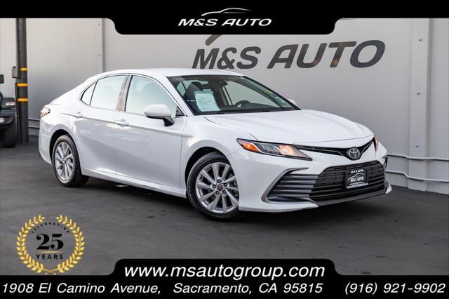 2021 toyota camry le