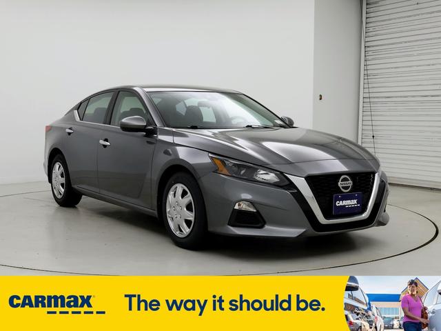 2022 nissan altima s