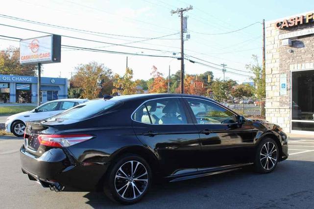 2019 toyota camry se