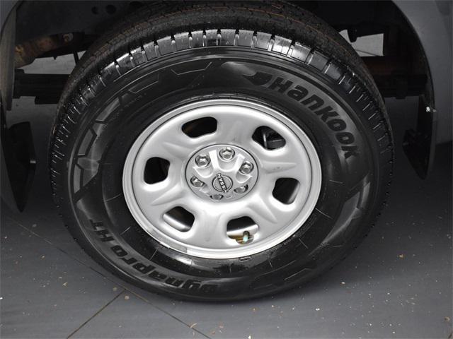 2022 nissan frontier s