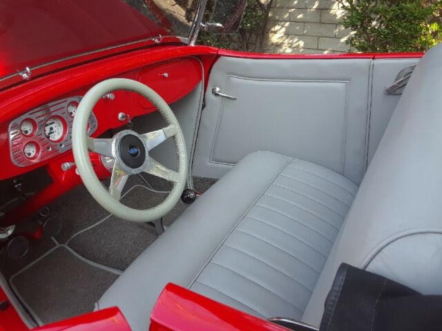 34 ford cabriolet / roadster/ convertible custom pro touring street rod show car
