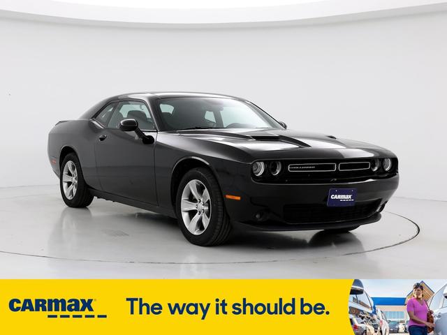 2021 dodge challenger sxt