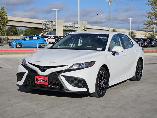 2022 toyota camry se