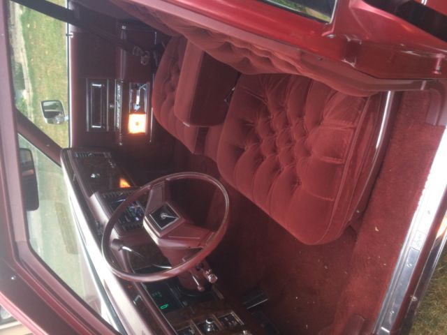 1990 cadillac brougham d'elegance / very low miles / fleetwood / super clean /