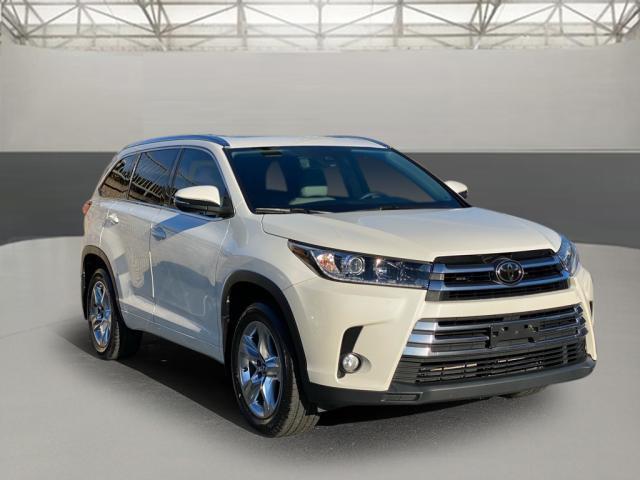 2017 toyota highlander limited