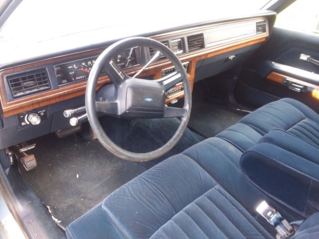77k miles 1989 crown vic 5.0 v8 motor runs great must sell :-( all original nr!