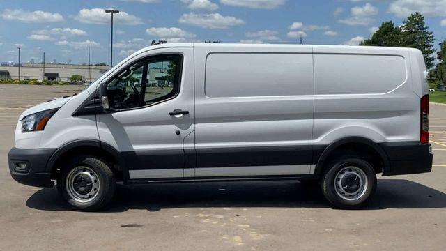 2020 ford transit-150 base