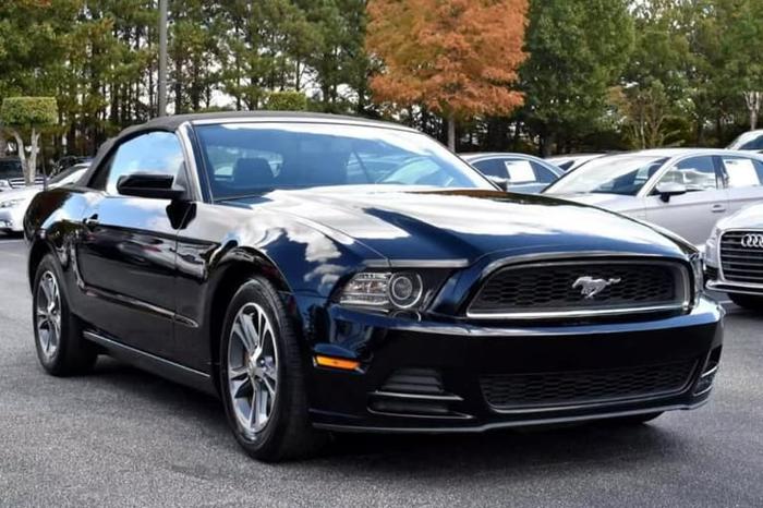 2014 ford mustang v6 premium convertible 2d in duluth, georgia
