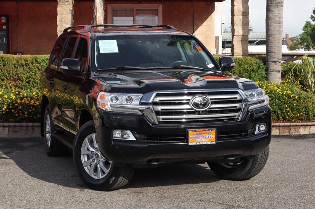 2021 toyota land cruiser base