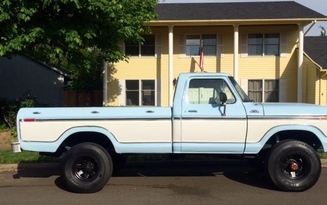 *super nice 1974 ford f250 factory highboy 4x4 in great shape! runs perfect!
