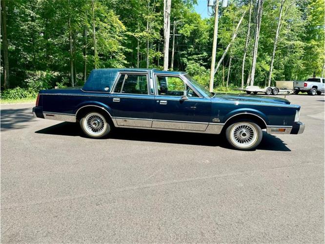 1988 lincoln town car in saugatuck, michigan