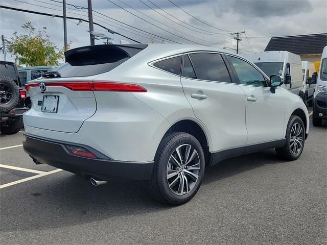 2024 toyota venza le
