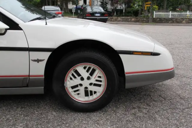1984 pontiac indy fiero se sport only 3,050 miles, collector quality, the best