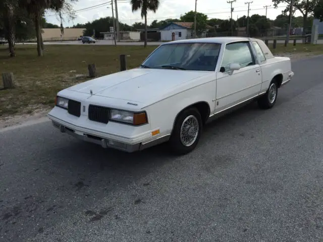 oldsmobile cutlass low mile 600 roadworthy smooth smell like new no rust garage