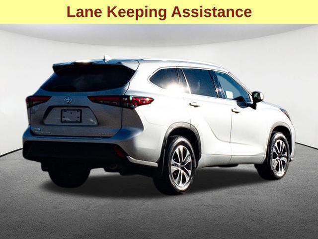 2024 toyota highlander le