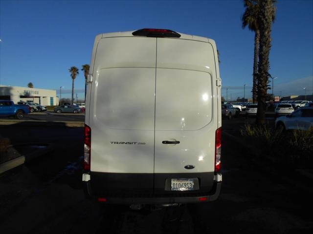 2023 ford transit-250 base