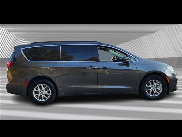 2022 chrysler pacifica touring-l