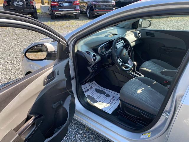 2020 chevrolet sonic fwd hatchback 1fl 5-door