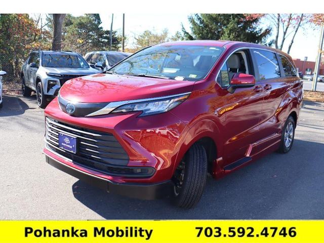 2022 toyota sienna le