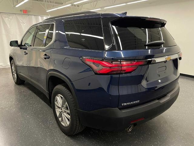 2022 chevrolet traverse lt leather