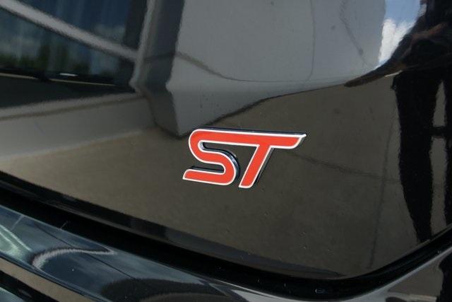 2022 ford edge st