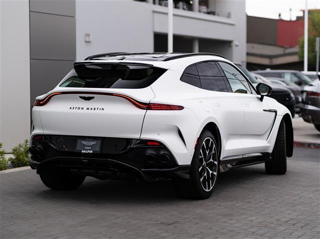 2023 aston martin dbx 707