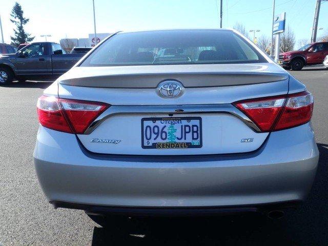 used 2015 toyota camry se eugene, or 97401 for sale in college crest, oregon
