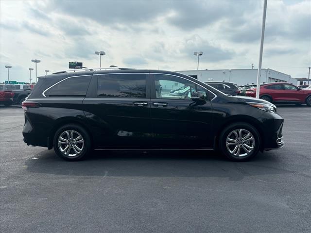 2022 toyota sienna platinum 7 passenger