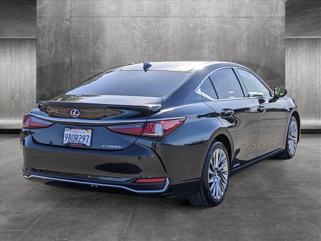 2022 lexus es 300h luxury