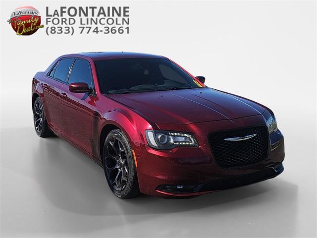 2019 chrysler 300 s