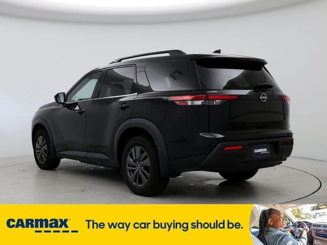 2022 nissan pathfinder sv