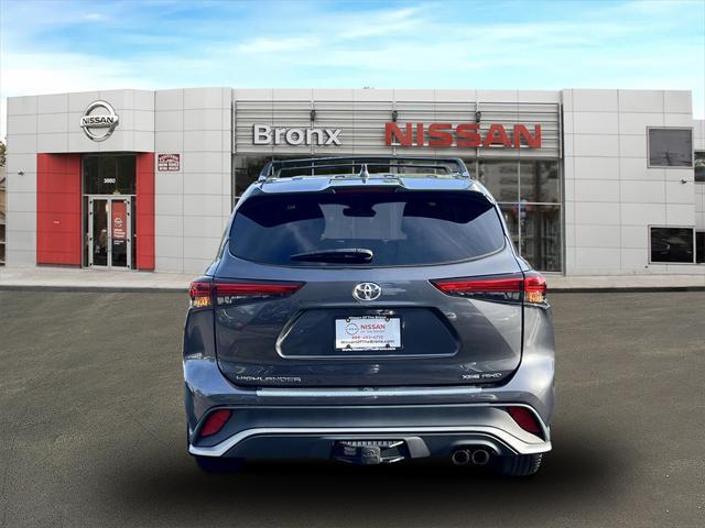 2022 toyota highlander xse