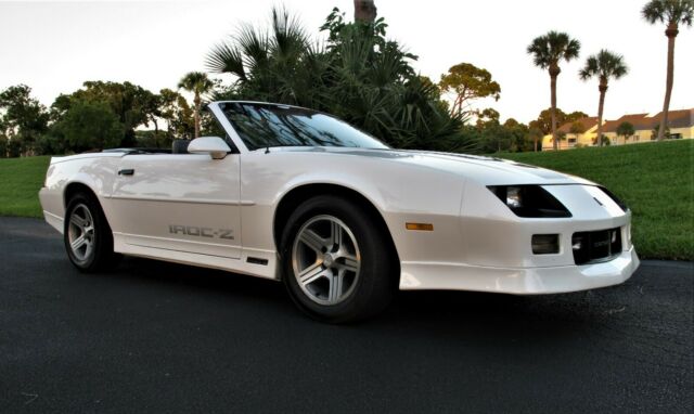 1989 chverolet camaro iroc z convertible, loaded 2 owner car in storage 15 years
