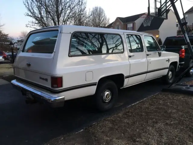 1983 chevy suburban 1500 2wd
